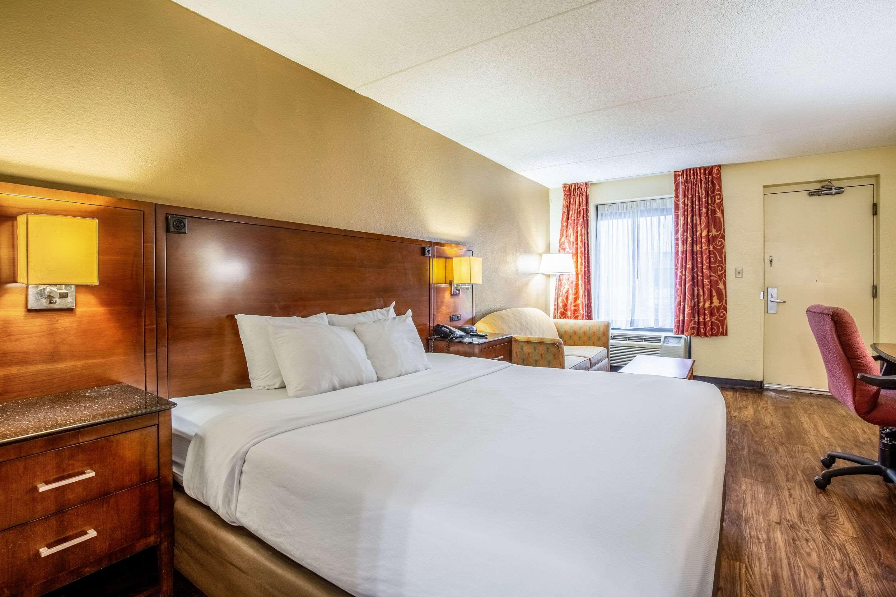 Econo Lodge Naval Station Норфолк Экстерьер фото