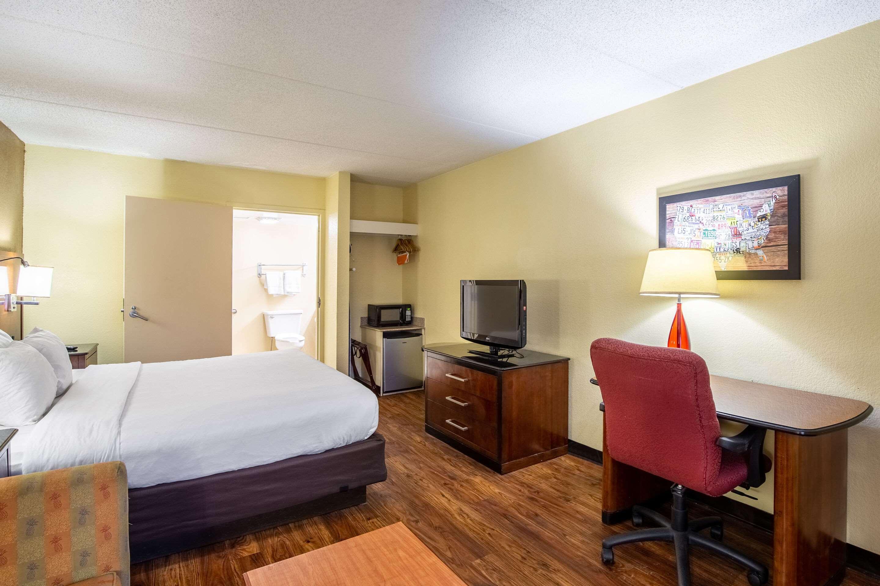 Econo Lodge Naval Station Норфолк Экстерьер фото