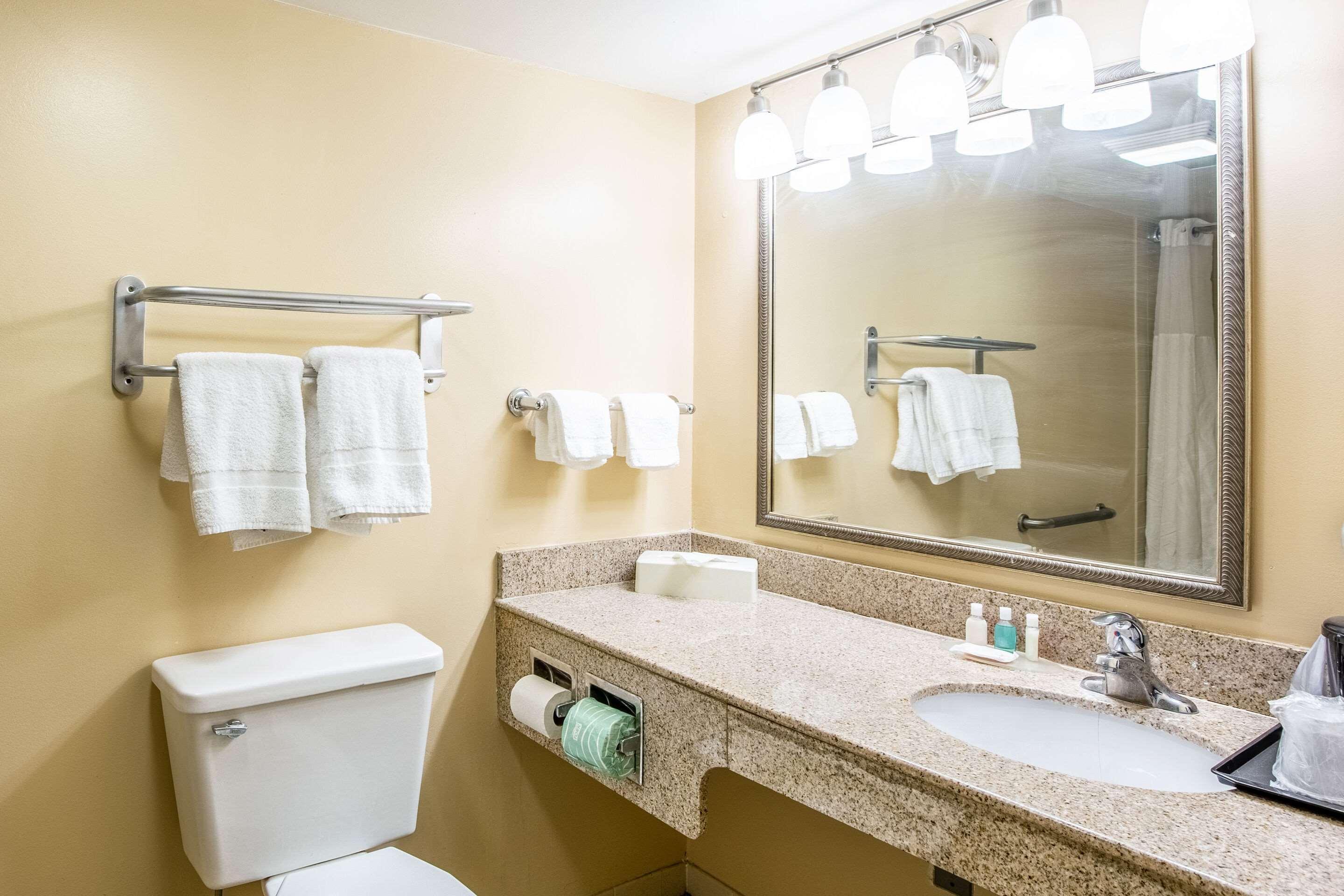 Econo Lodge Naval Station Норфолк Экстерьер фото