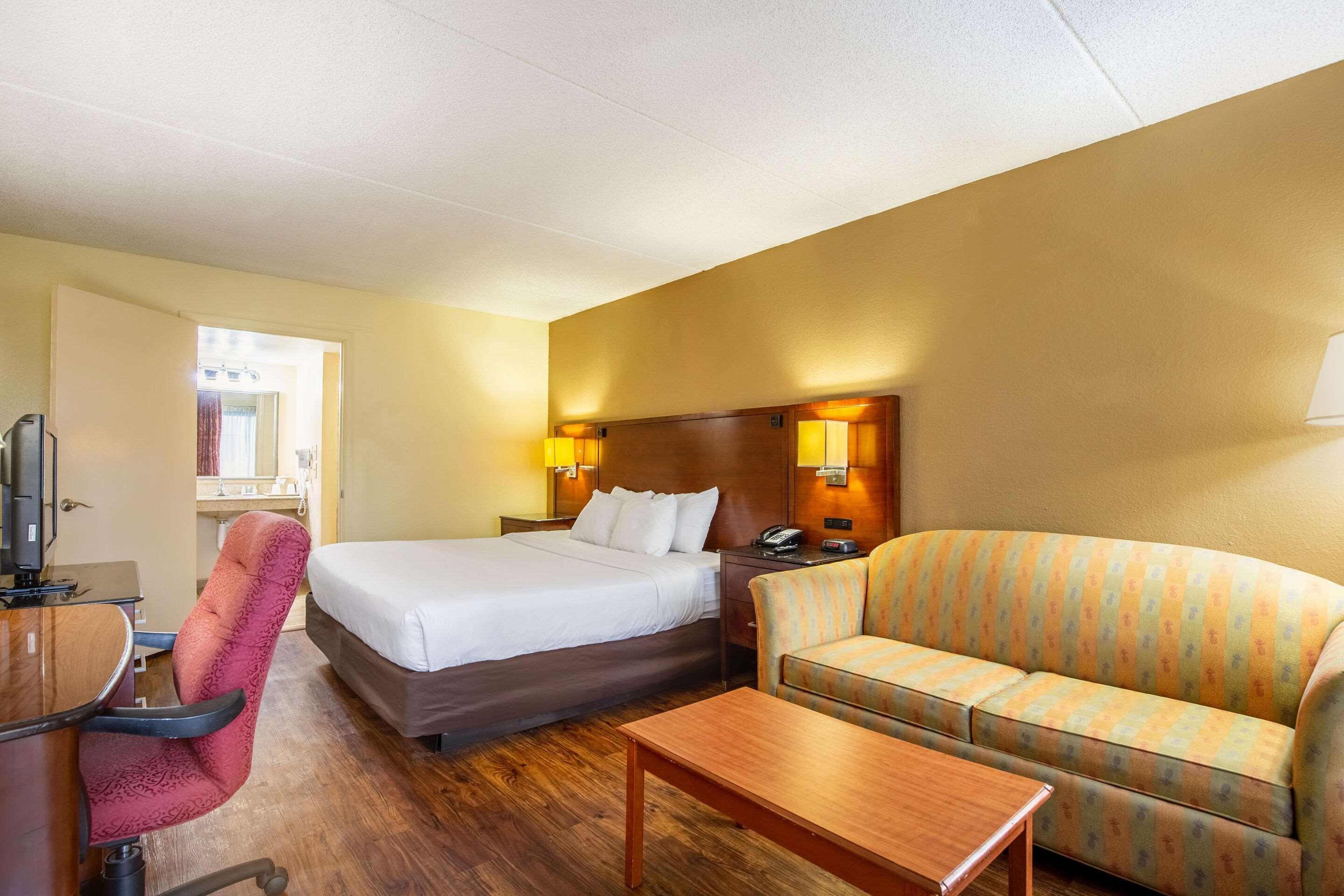 Econo Lodge Naval Station Норфолк Экстерьер фото