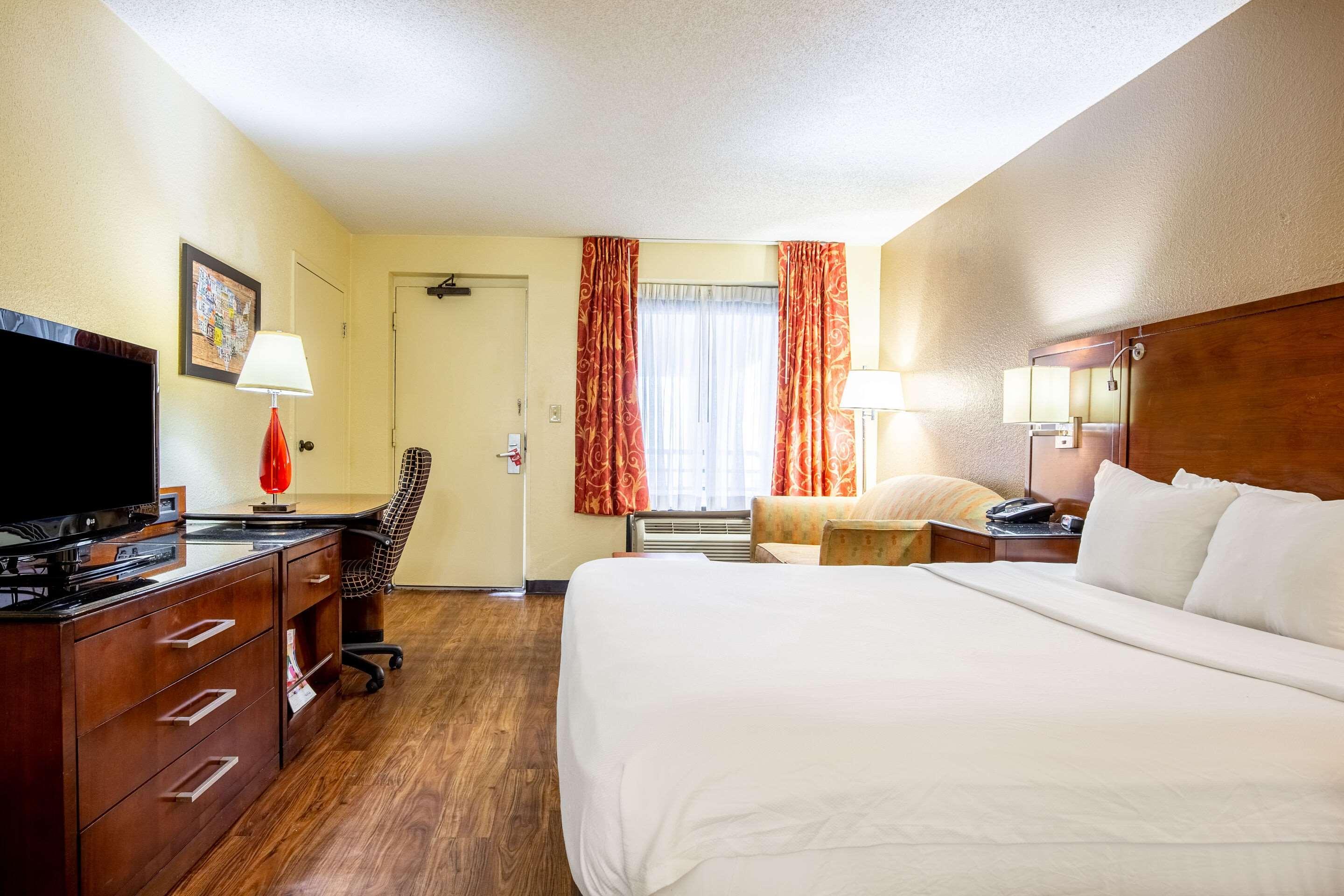 Econo Lodge Naval Station Норфолк Экстерьер фото