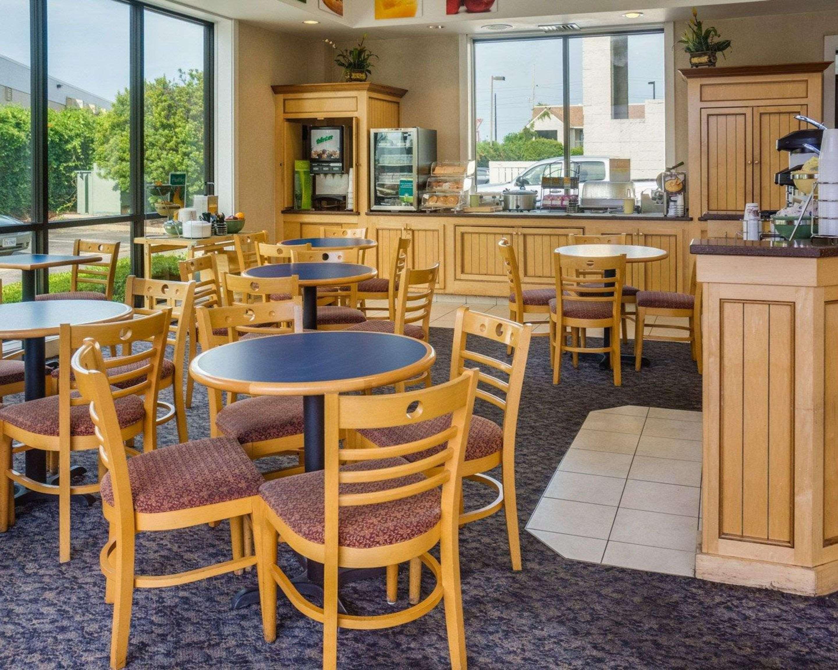 Econo Lodge Naval Station Норфолк Экстерьер фото