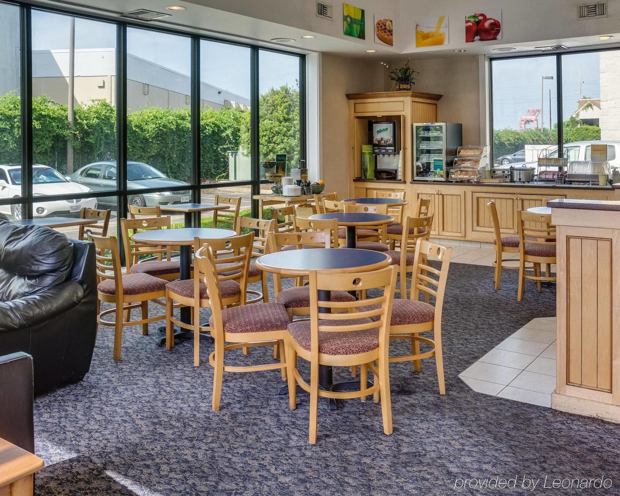 Econo Lodge Naval Station Норфолк Экстерьер фото