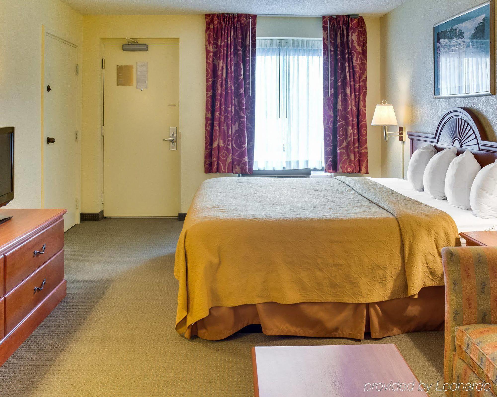 Econo Lodge Naval Station Норфолк Экстерьер фото